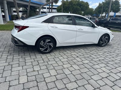 2025 Hyundai Elantra SEL Convenience