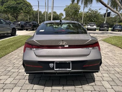 2025 Hyundai Elantra SEL Convenience
