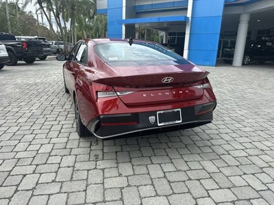 2025 Hyundai Elantra SEL Convenience