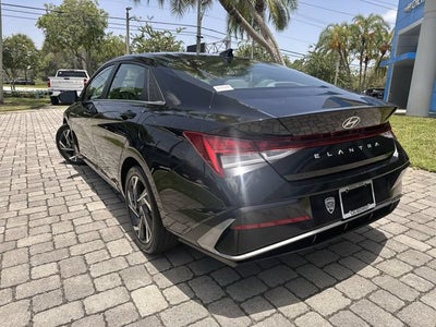 2025 Hyundai Elantra SEL Convenience