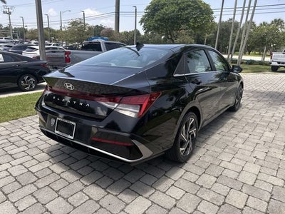 2025 Hyundai Elantra SEL Convenience
