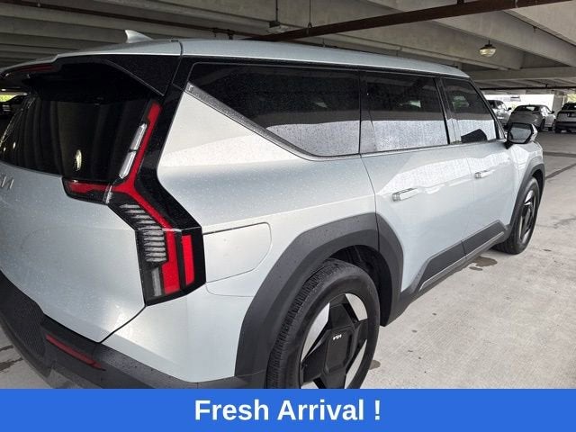 2024 Kia EV9 Light Long Range