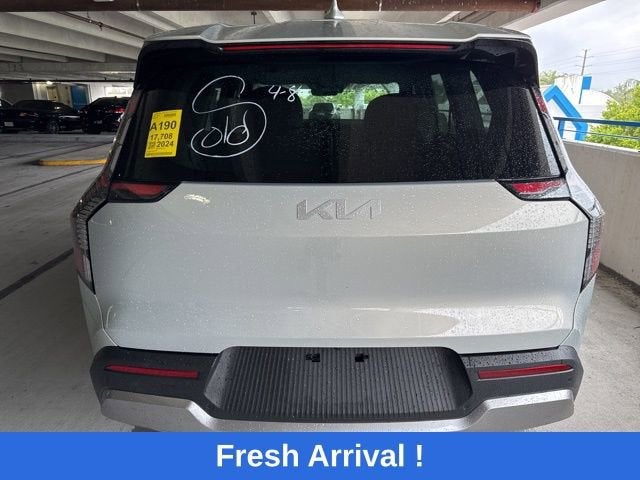 2024 Kia EV9 Light Long Range