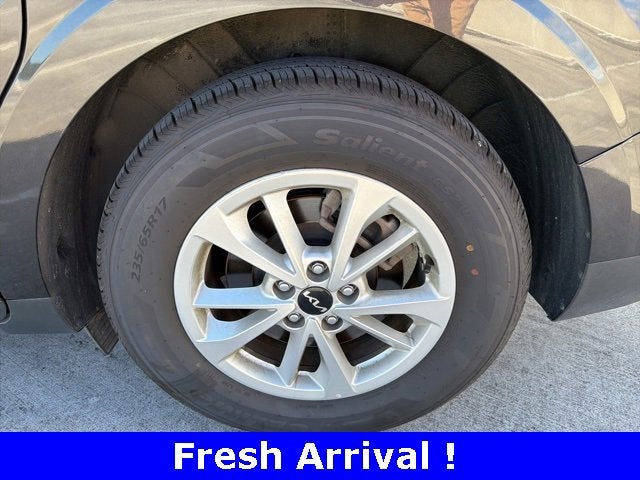 2024 Kia Carnival LX