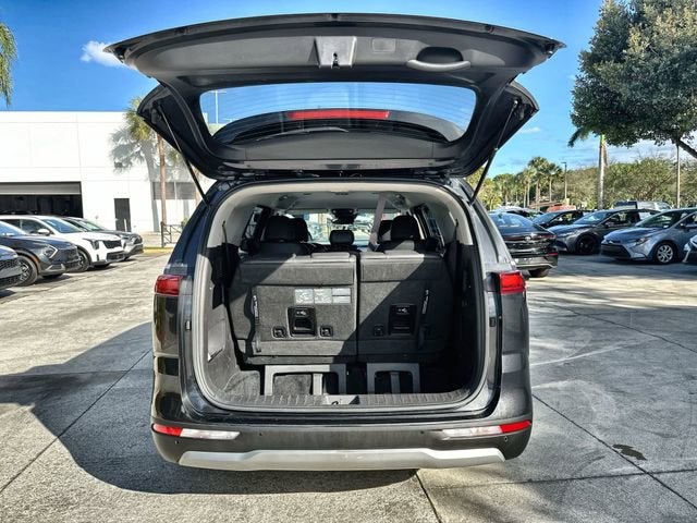 2024 Kia Carnival LX