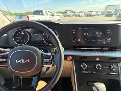 2024 Kia Carnival LX