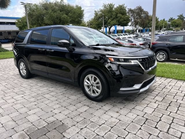 2024 Kia Carnival LX