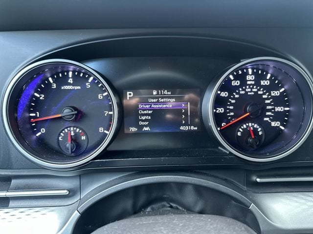 2024 Kia Carnival LX