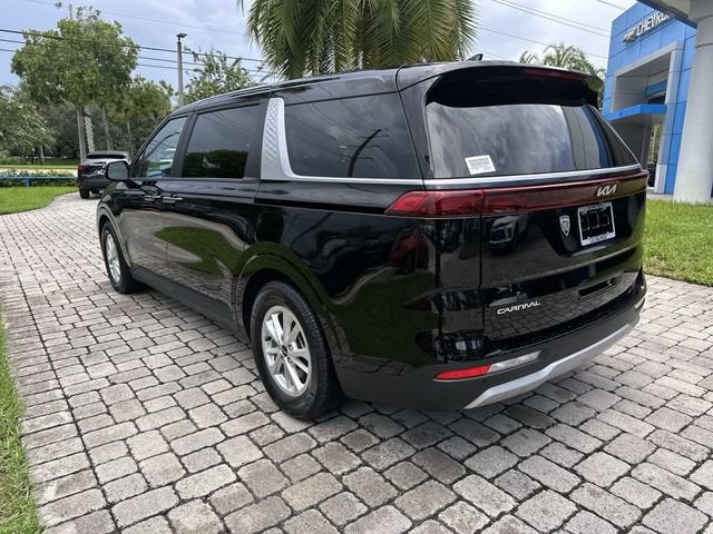 2024 Kia Carnival LX