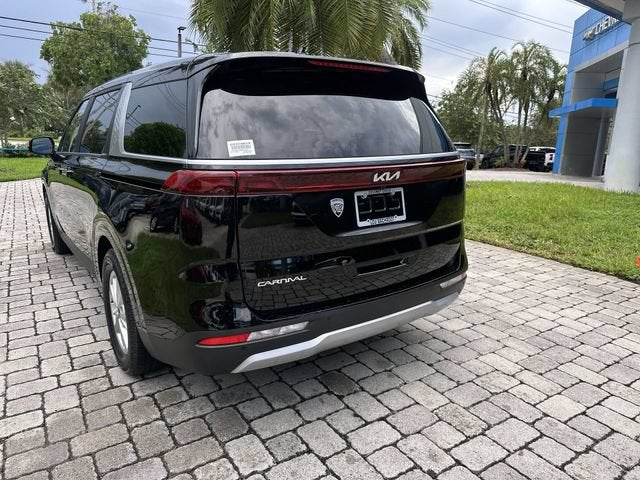 2024 Kia Carnival LX