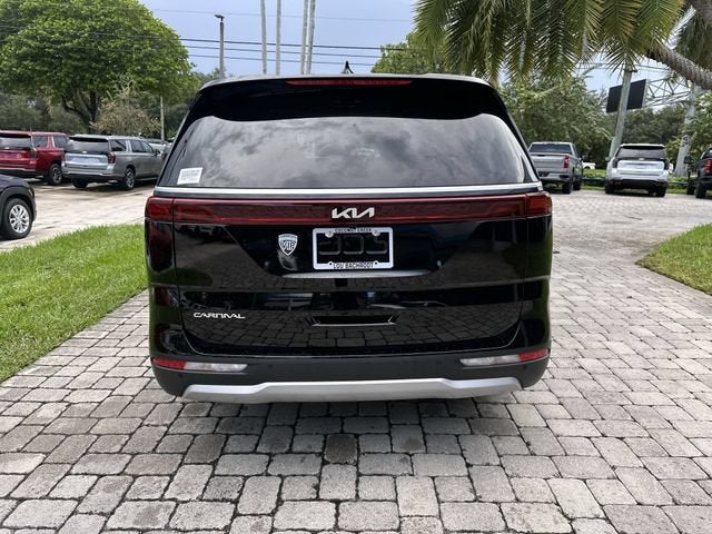 2024 Kia Carnival LX