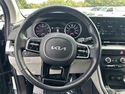 2024 Kia Carnival LX