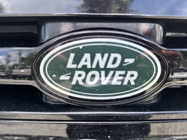 2023 Land Rover Defender SE