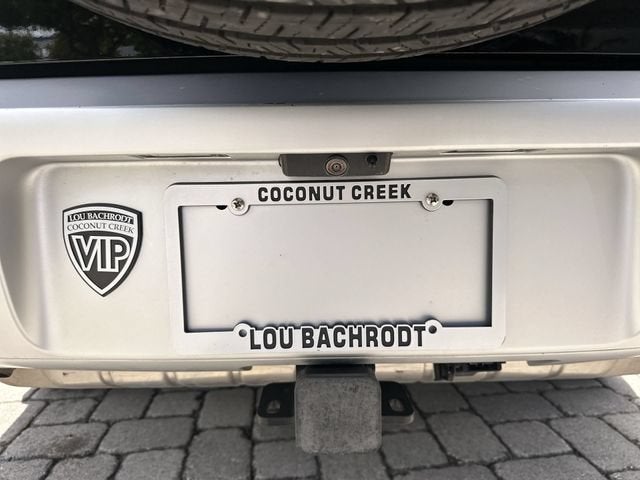 2023 Land Rover Defender SE