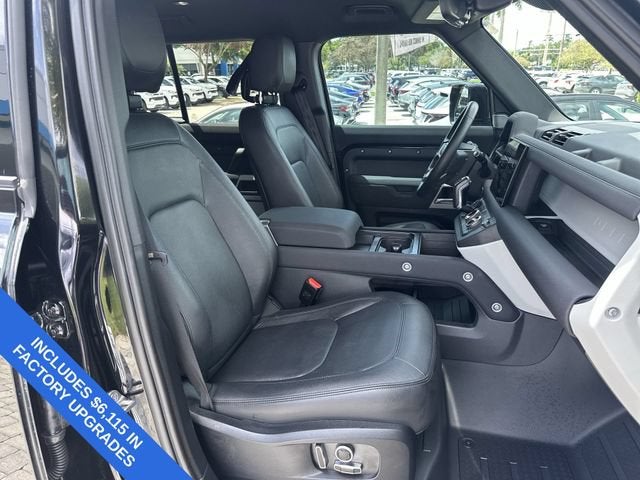 2023 Land Rover Defender SE