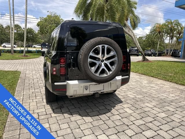 2023 Land Rover Defender SE