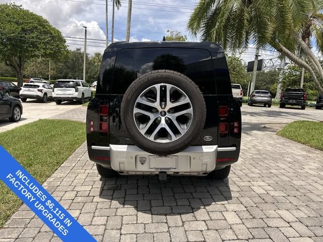 2023 Land Rover Defender SE