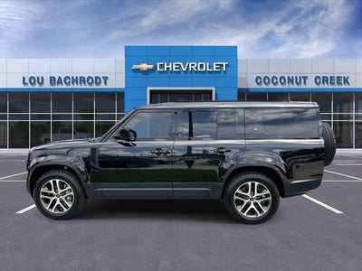2023 Land Rover Defender SE