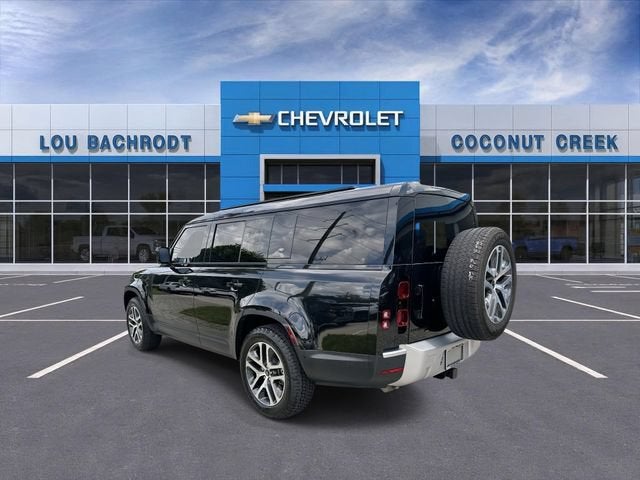 2023 Land Rover Defender SE