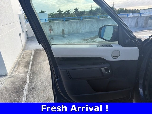 2025 Land Rover Discovery S