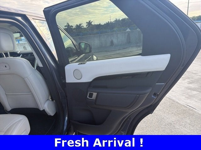 2025 Land Rover Discovery S