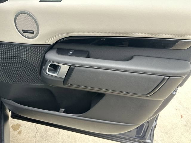 2025 Land Rover Discovery S