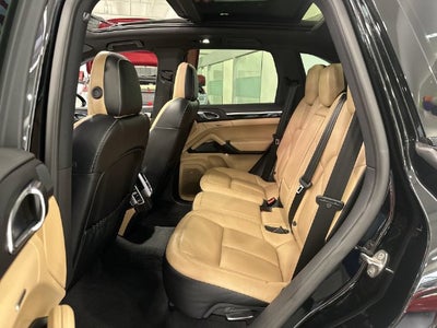 2018 Porsche Cayenne PLATINUM EDITION