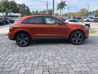 2024 Porsche Macan 4DR AWD