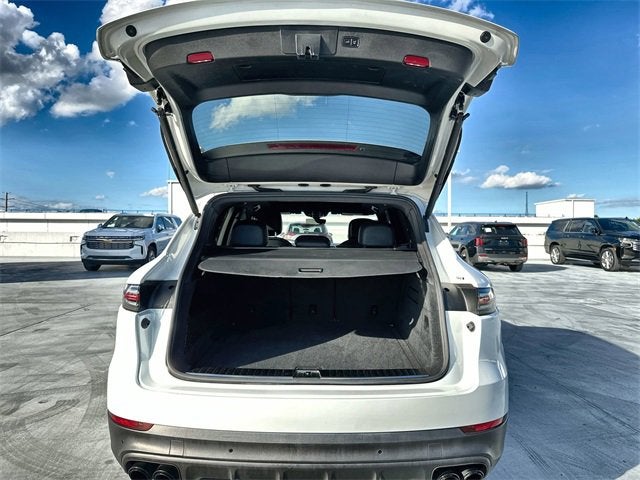 2023 Porsche Cayenne PLATINUM EDITION