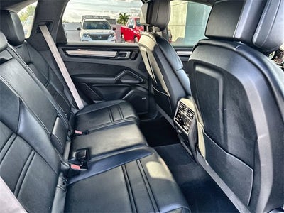 2023 Porsche Cayenne PLATINUM EDITION