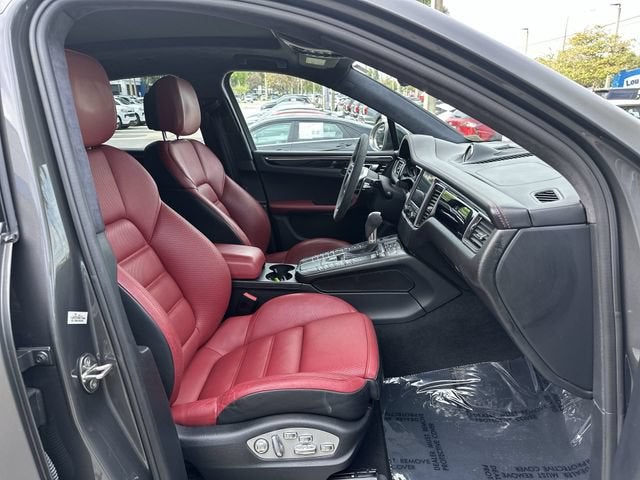 2018 Porsche Macan Turbo