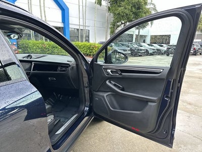 2023 Porsche Macan S