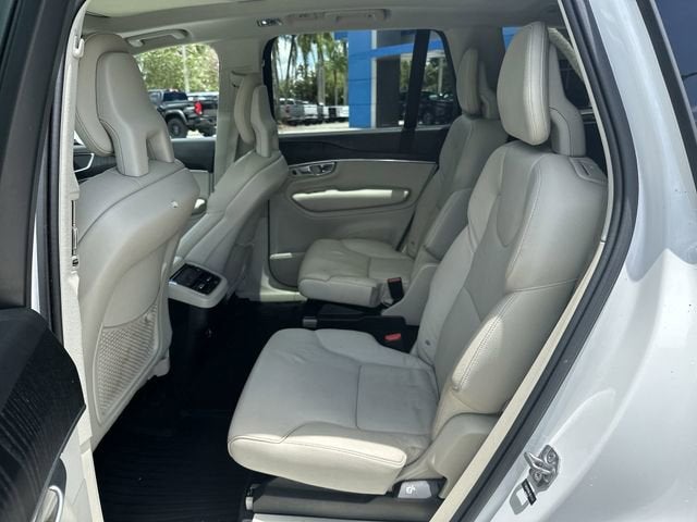 2020 Volvo XC90 Momentum