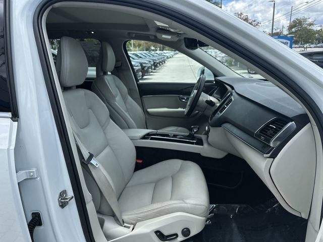 2020 Volvo XC90 Momentum
