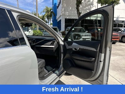 2024 Volvo XC90 Core Bright Theme