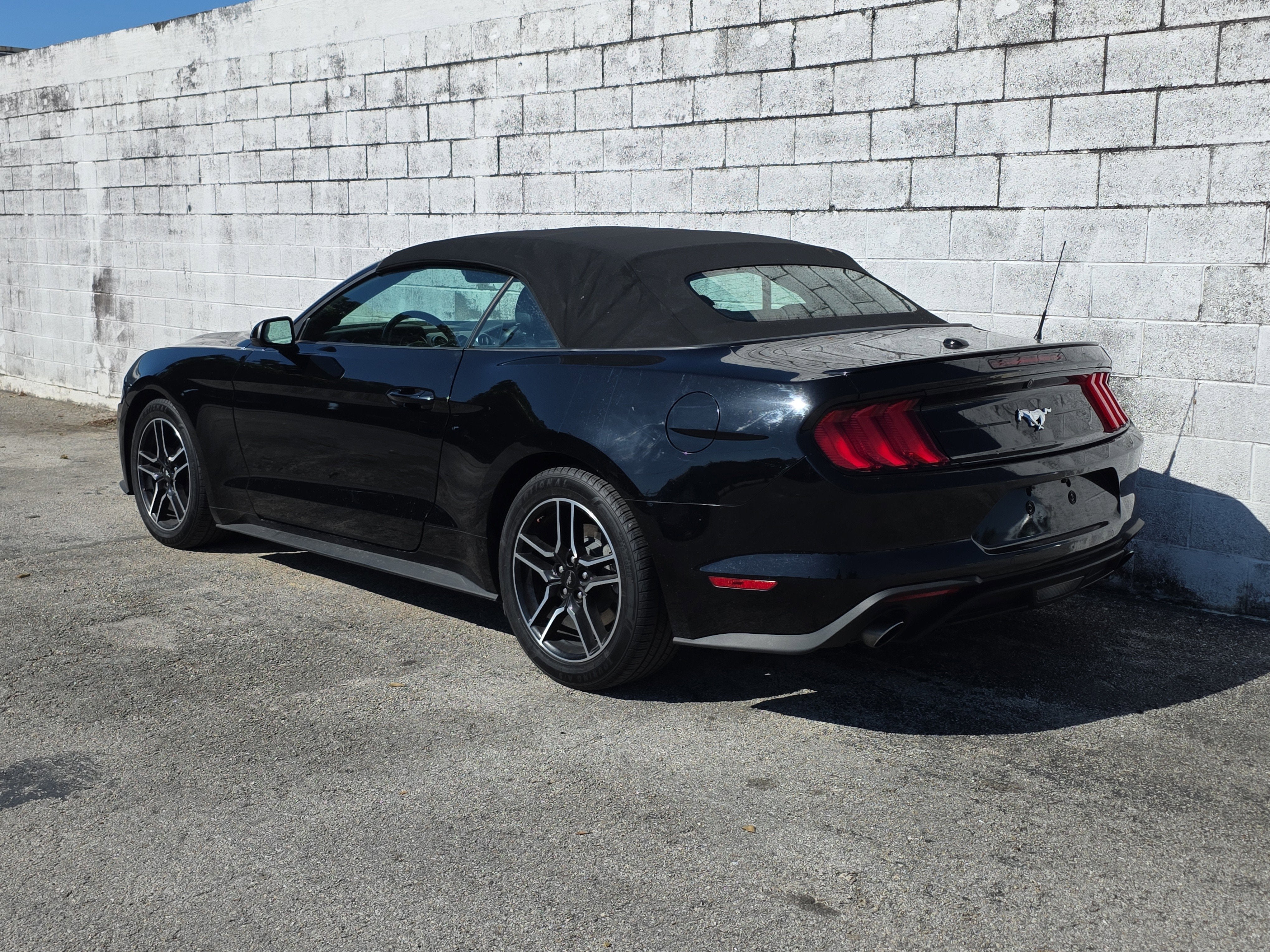 2022 Ford Mustang EcoBoost