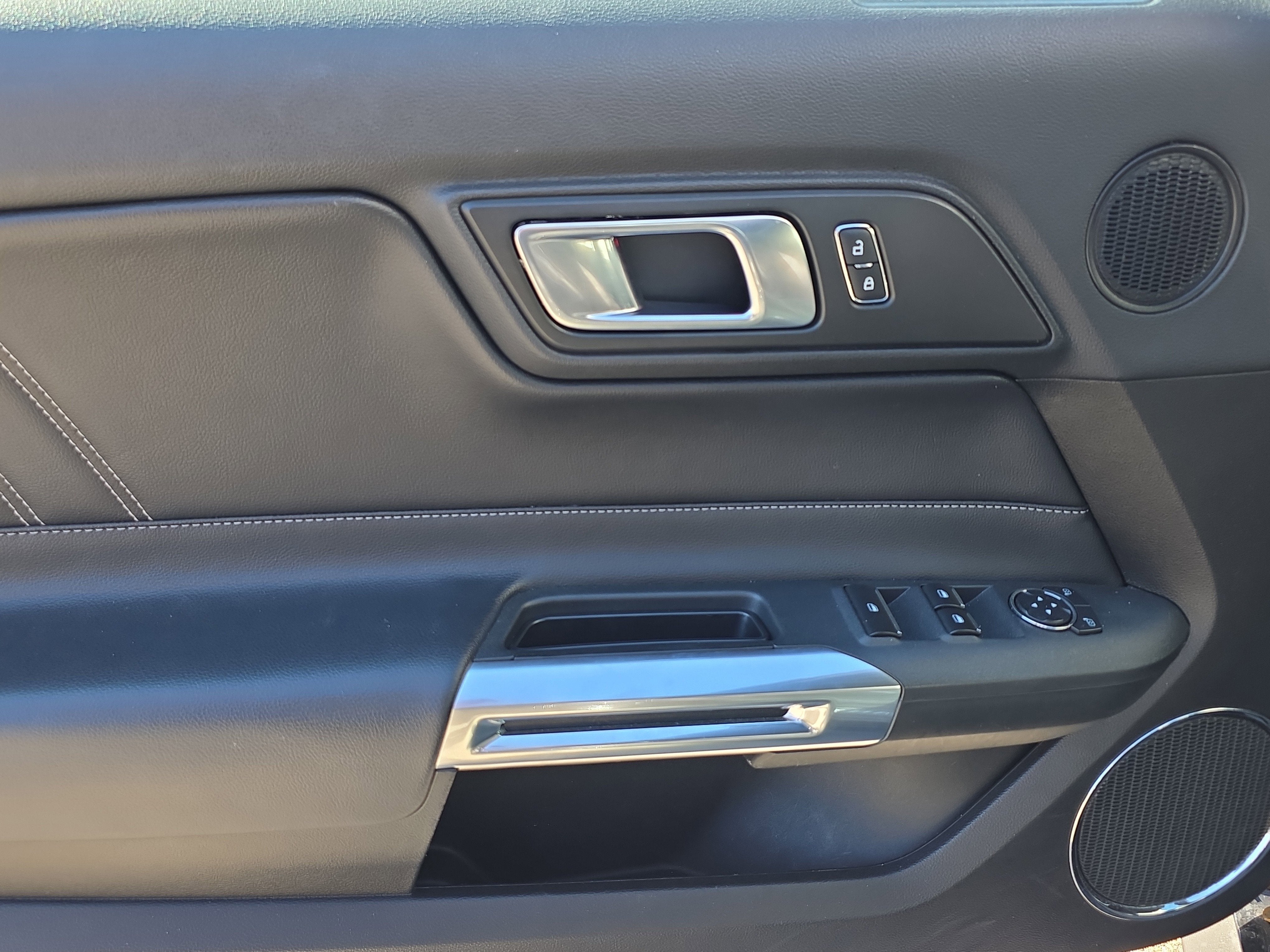 2022 Ford Mustang EcoBoost