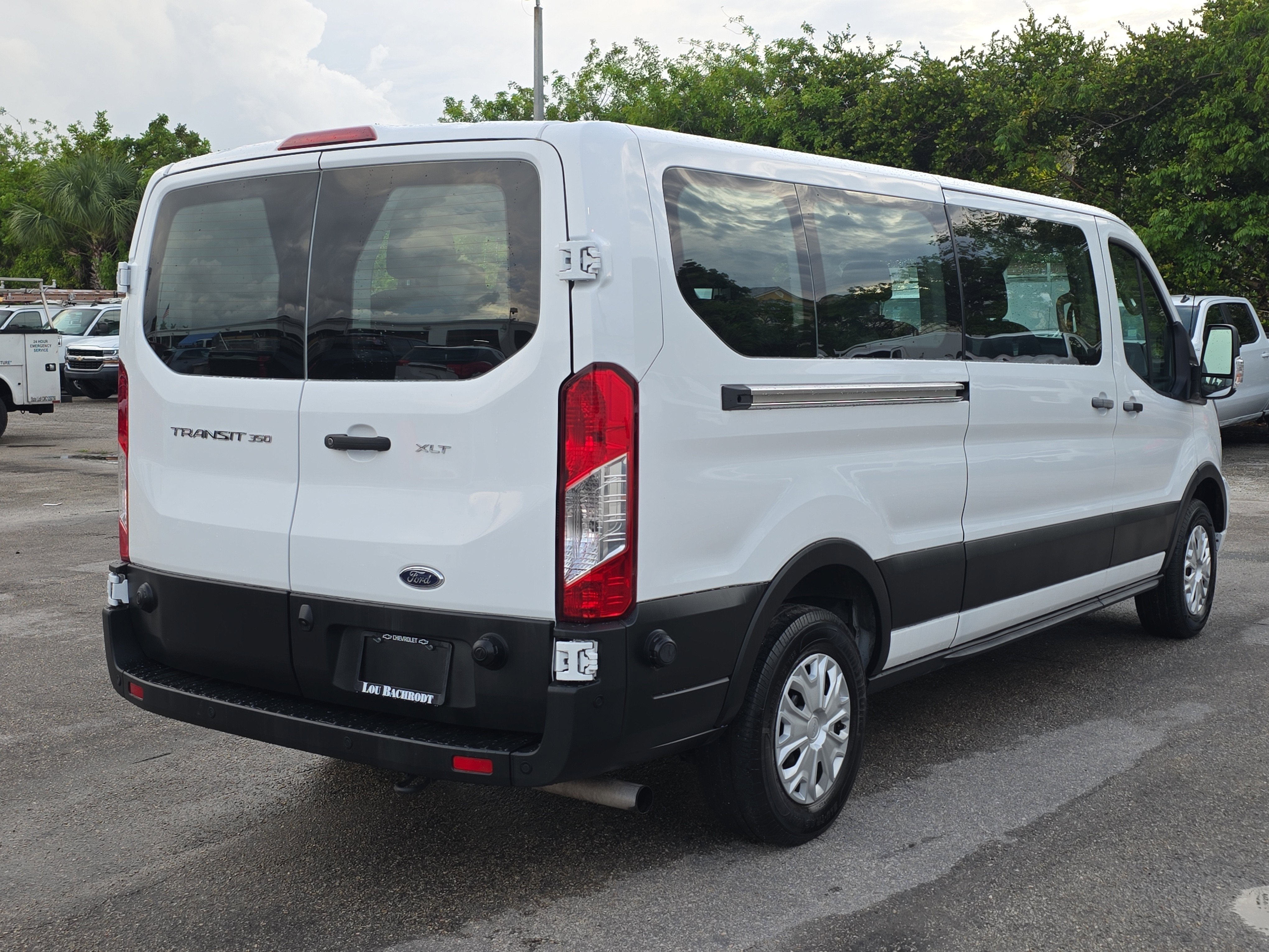 2024 Ford Transit Passenger Wagon XL