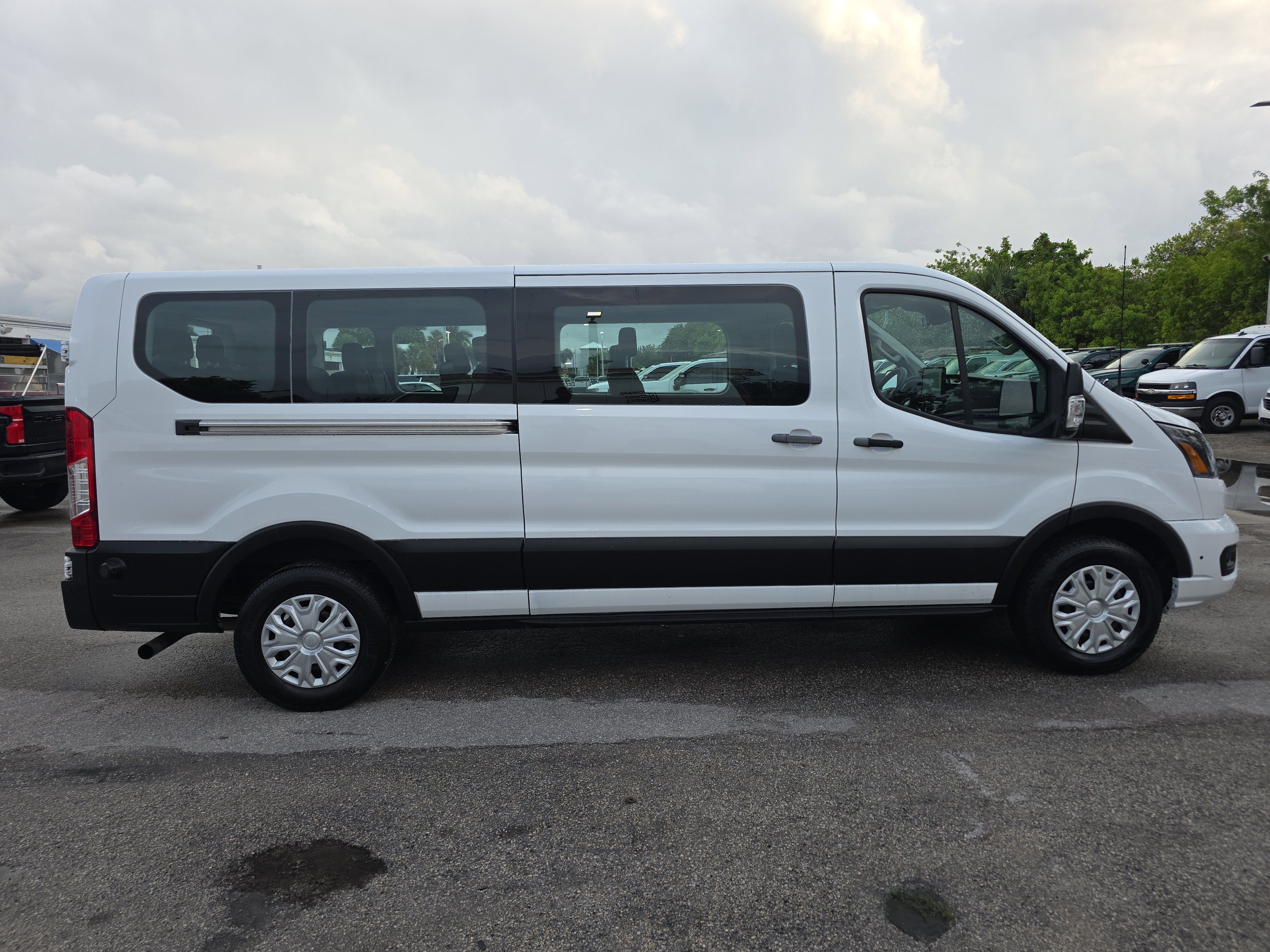 2024 Ford Transit Passenger Wagon XL