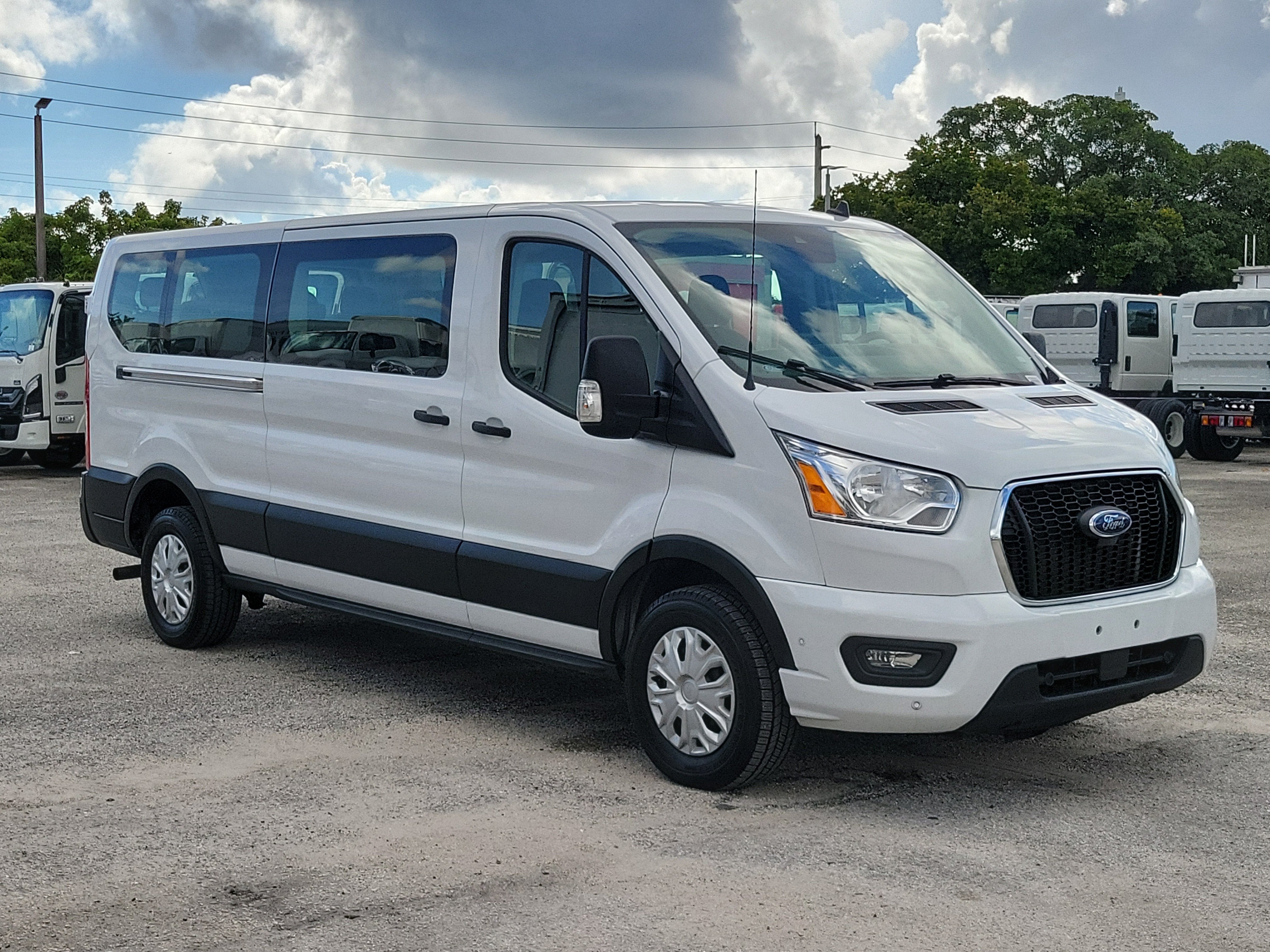 2022 Ford Transit Passenger Wagon XL