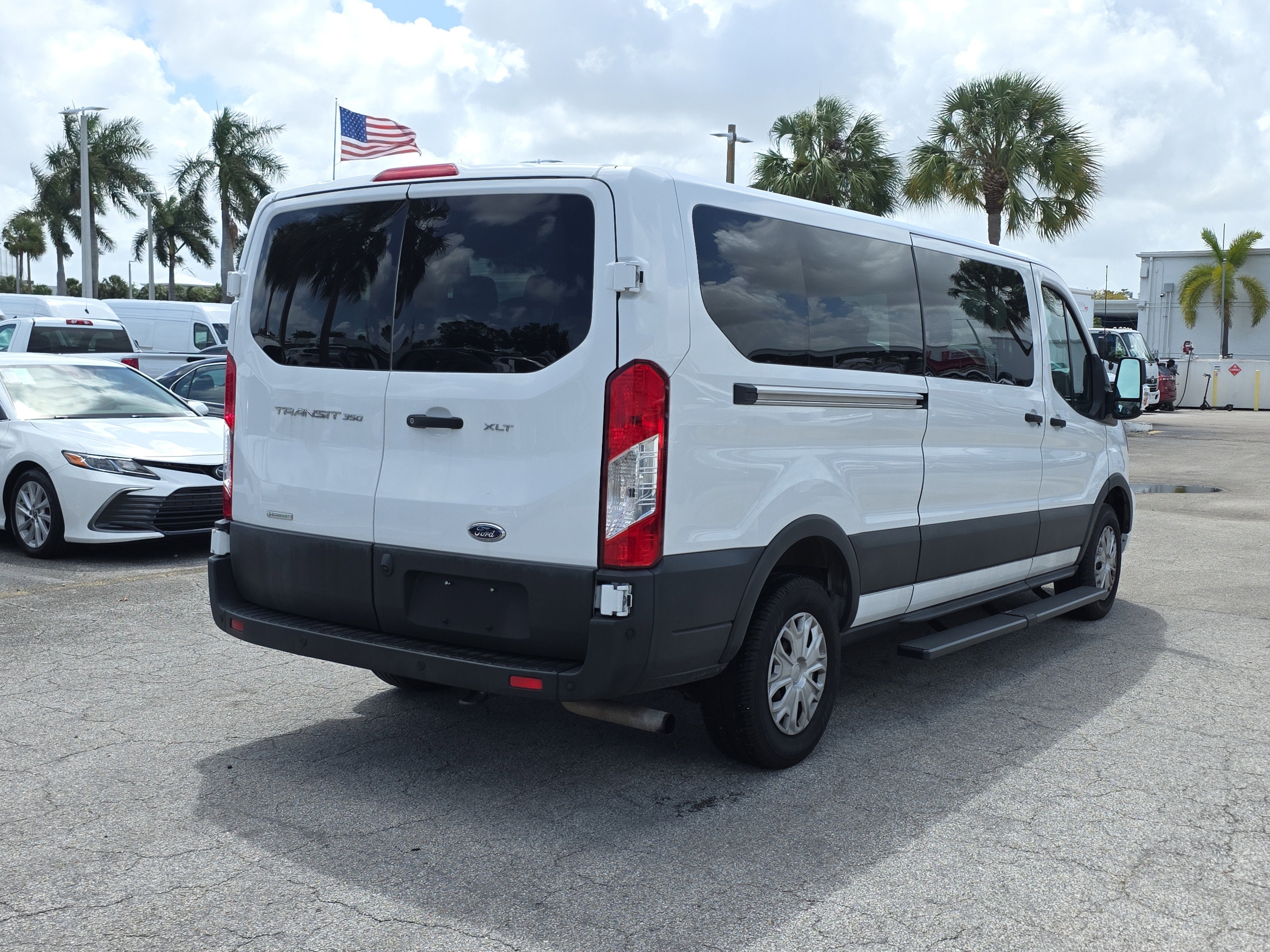 2023 Ford Transit Passenger Wagon XL