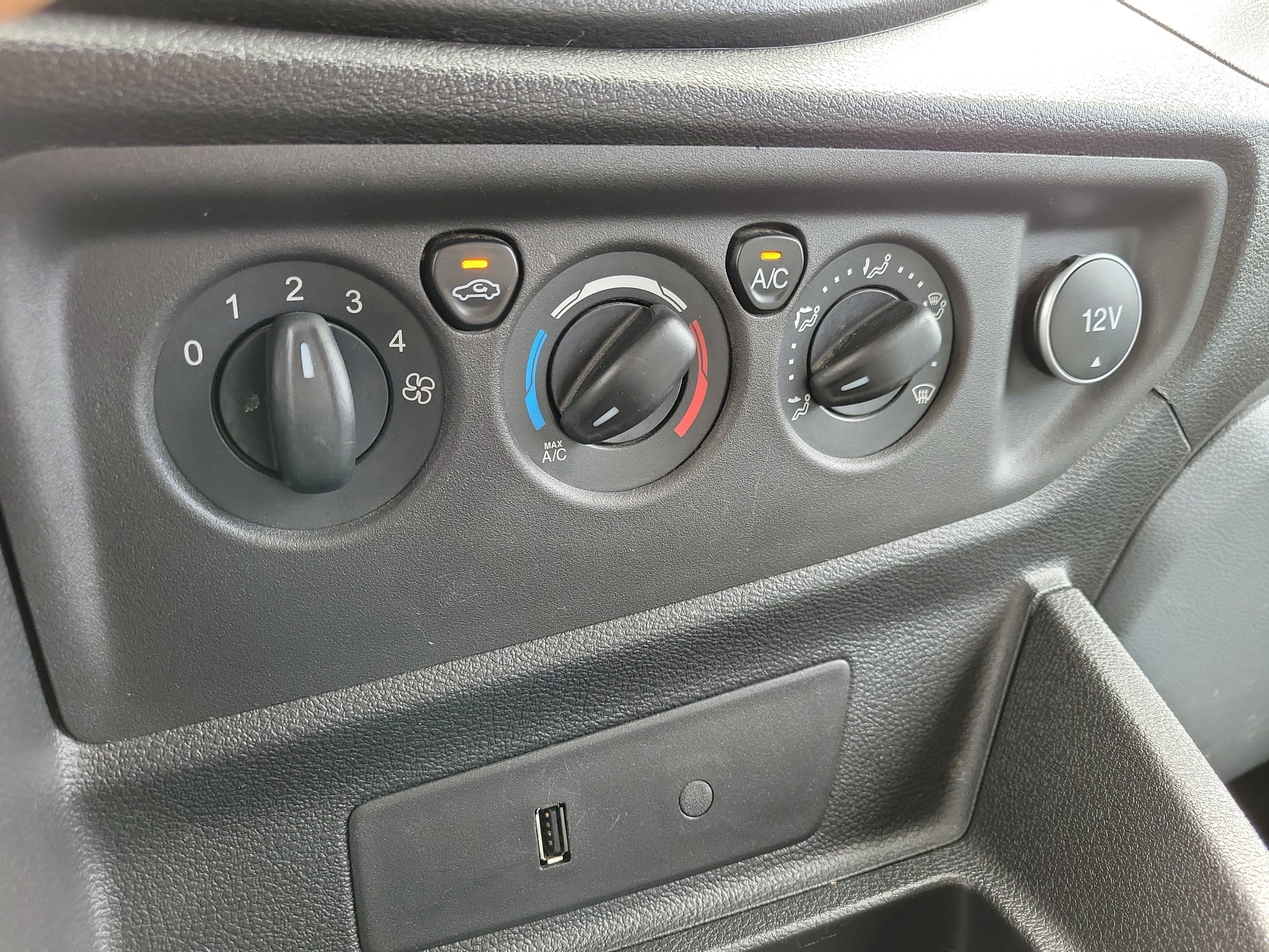 2018 Ford Transit Passenger Wagon XL
