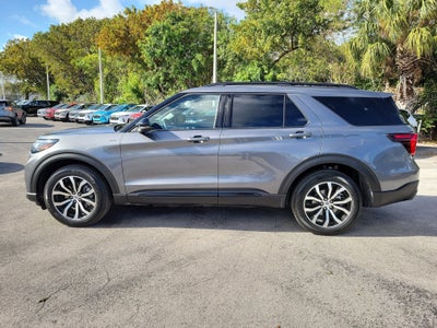 2025 Ford Explorer ST-Line