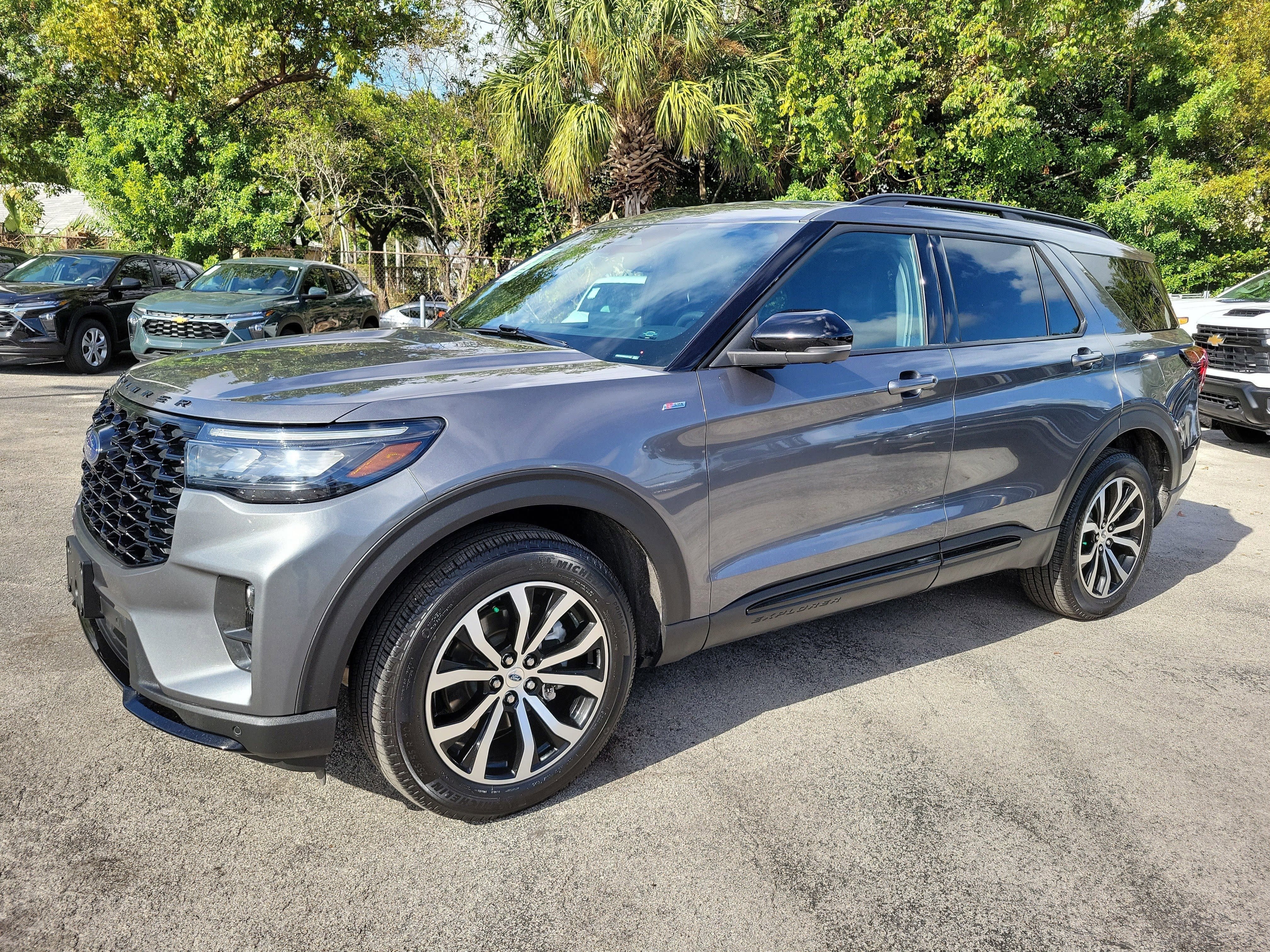 2025 Ford Explorer ST-Line
