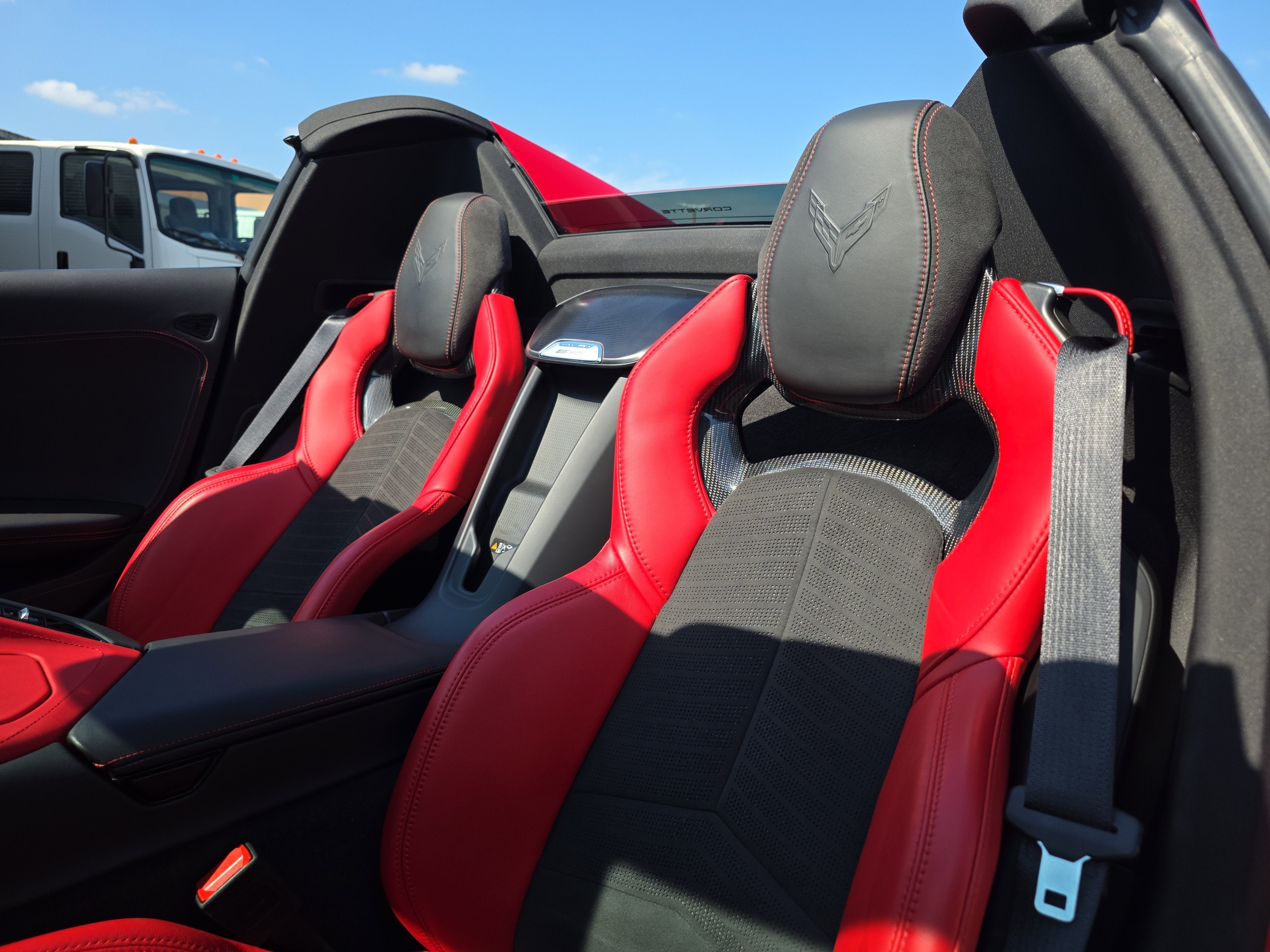 2025 Chevrolet Corvette E-Ray 2LZ