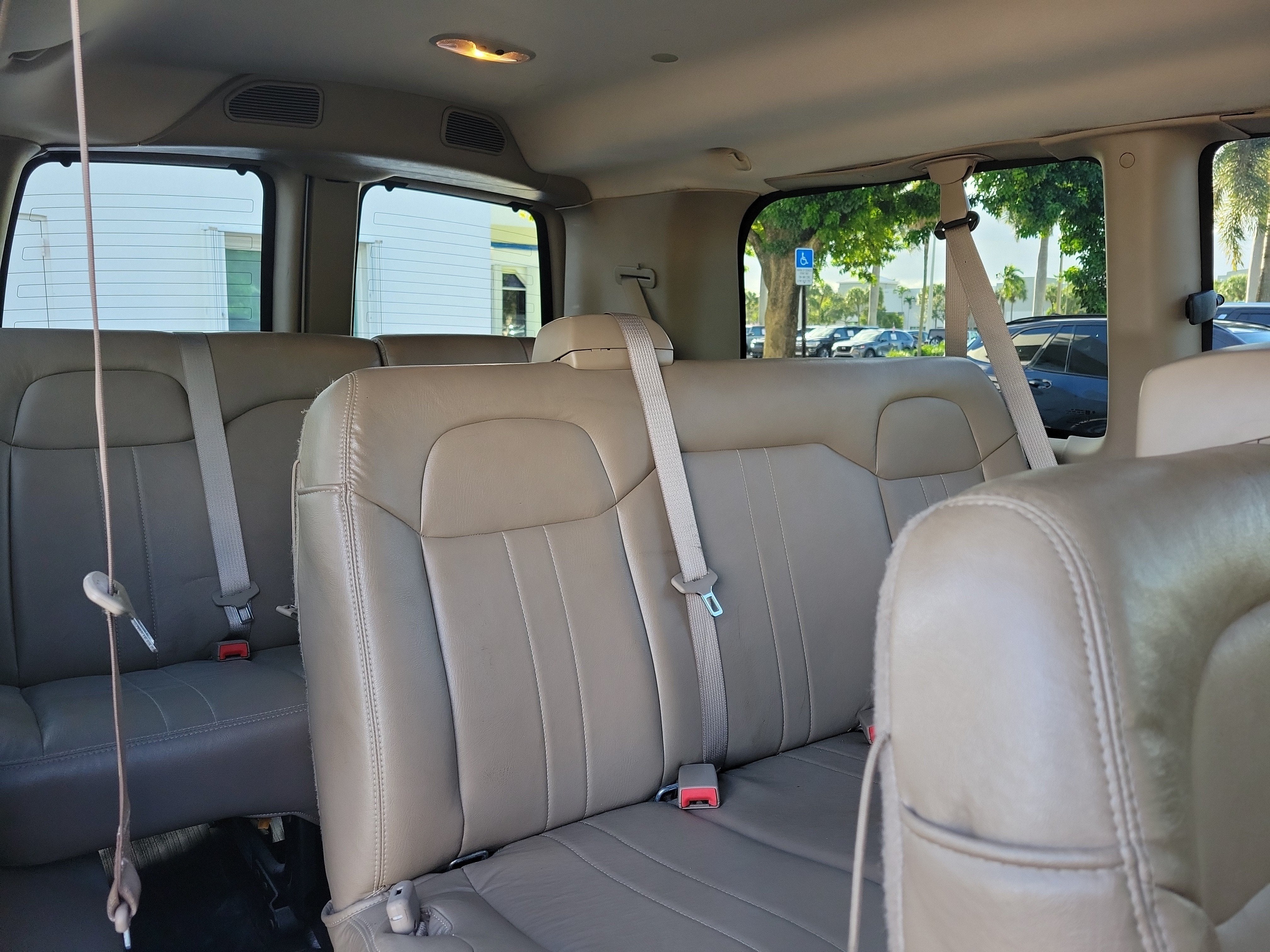 2014 Chevrolet Express Passenger 2500 LS