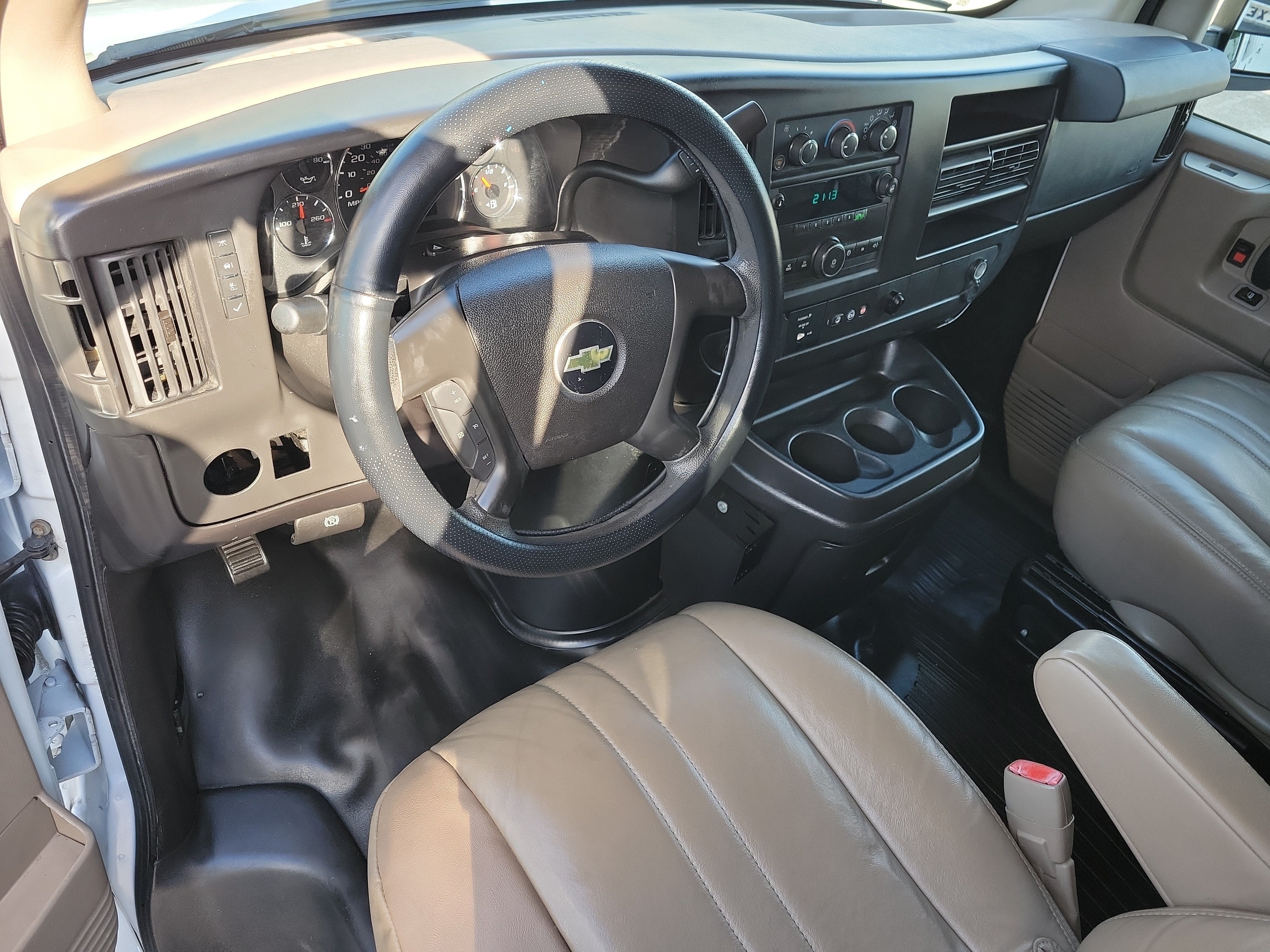 2014 Chevrolet Express Passenger 2500 LS