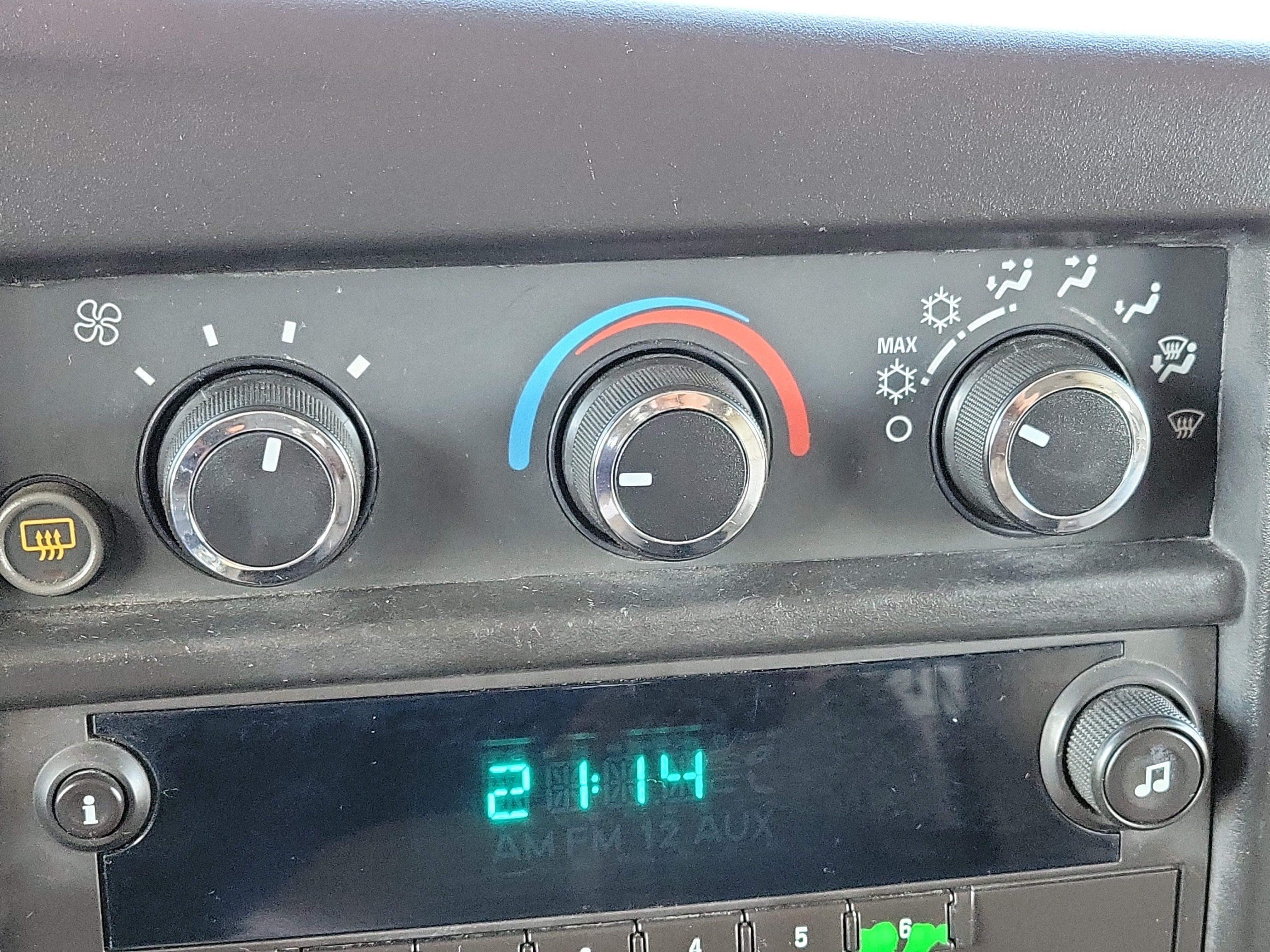 2014 Chevrolet Express Passenger 2500 LS