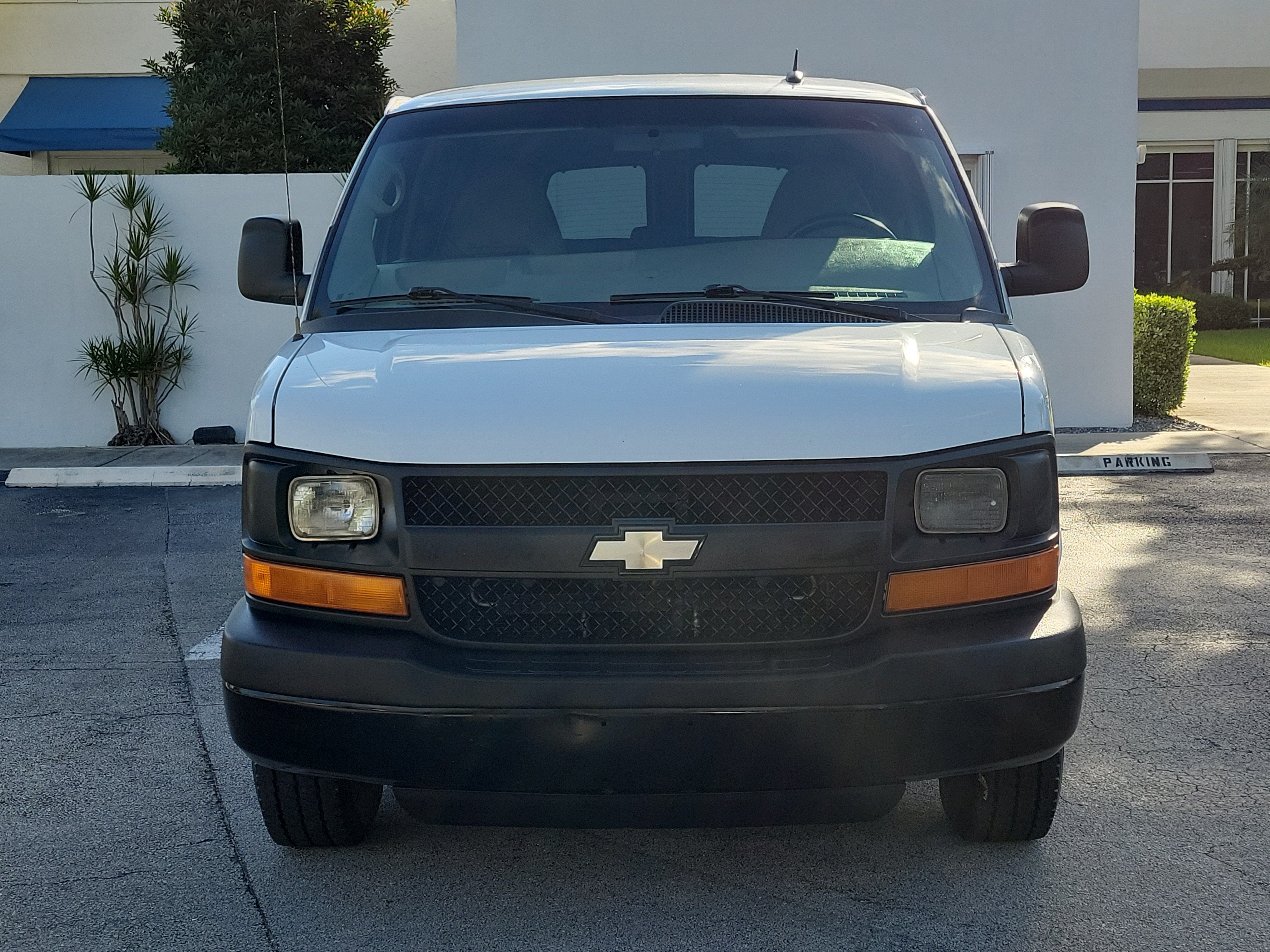 2014 Chevrolet Express Passenger 2500 LS