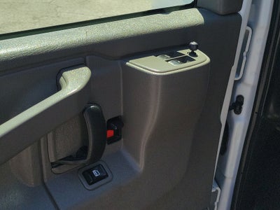 2023 Chevrolet Express Passenger 3500 1LS